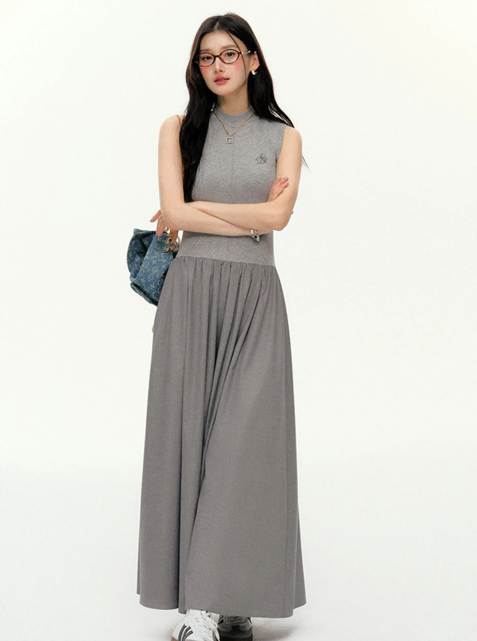 Elegant Contrast Maxi Dress