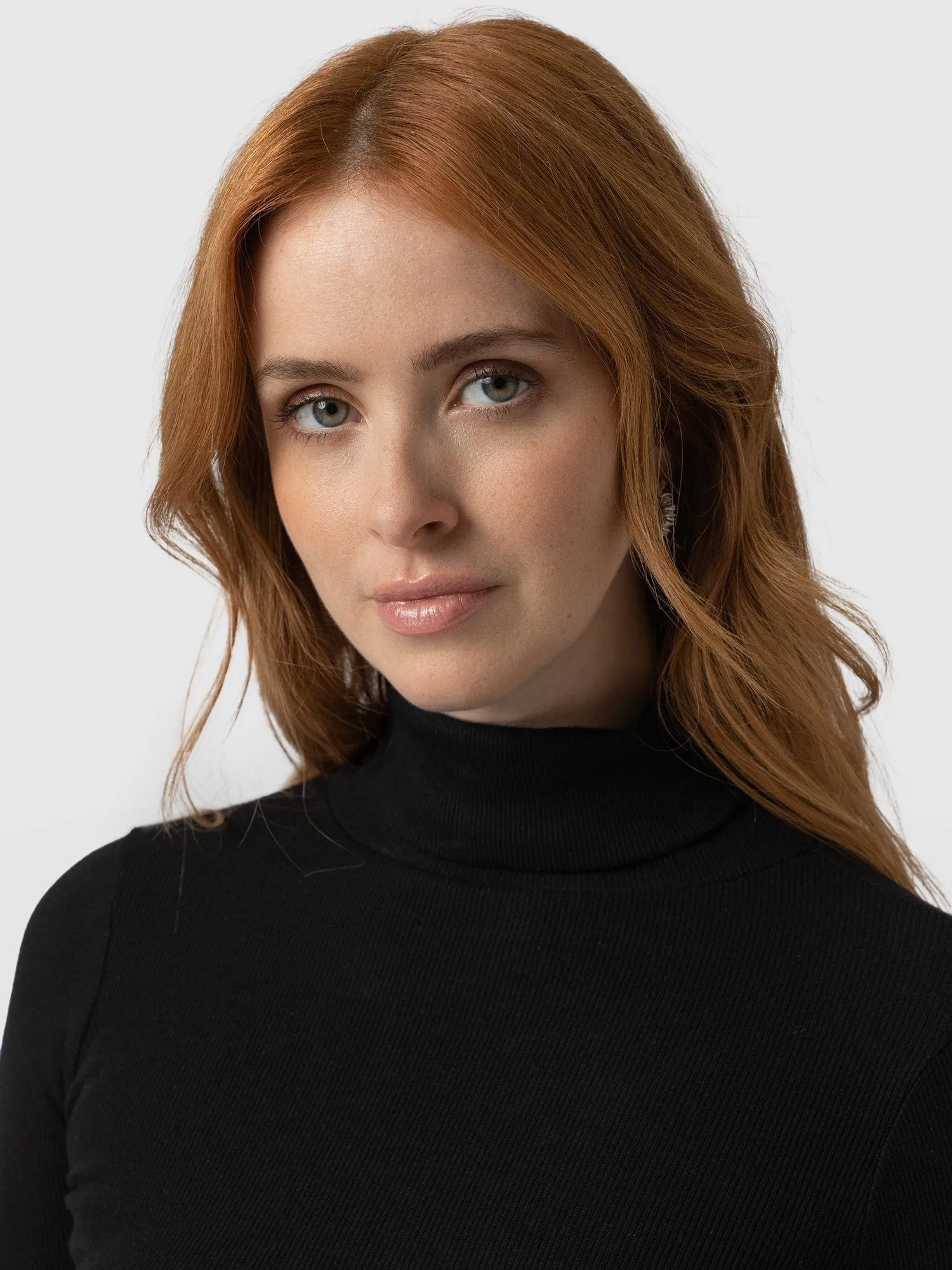 Pocket Turtle Neck - Black