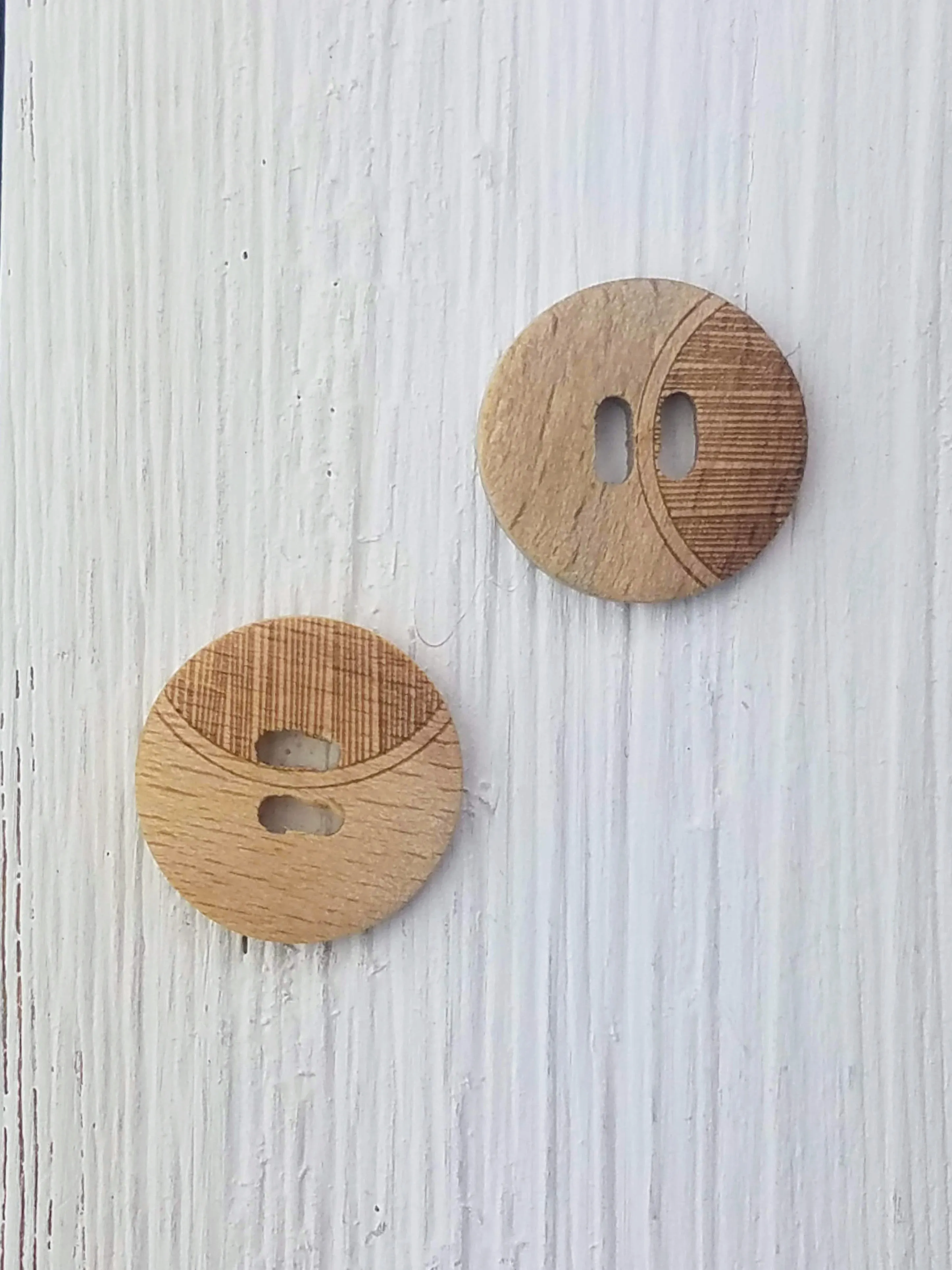 Wood round button